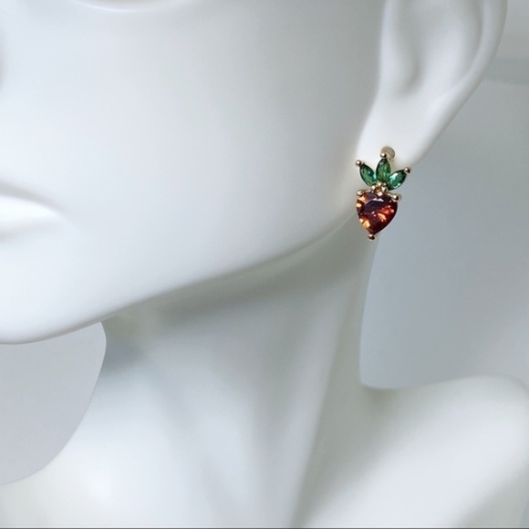 Zoe Petite Strawberry Stud - Picture 4 of 5